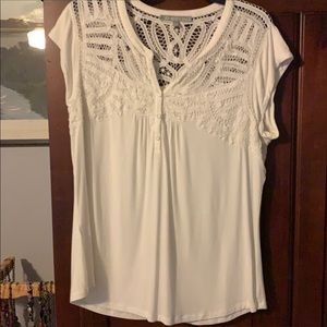 Daniel Rainn stretch detail top. Large